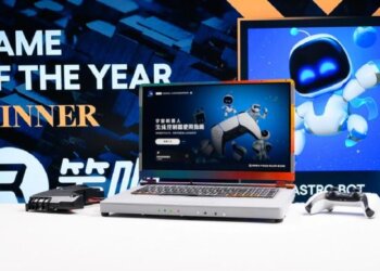 Chinese Modders Convert PlayStation 5 into $2,750 Portable Laptop with 17.3-inch 4K Display Weighing Over 9 Pounds